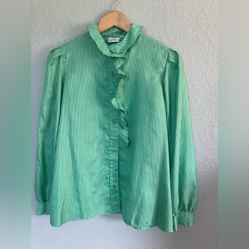 Vintage 🟢 60-70’s. Size 12. Rare Find. Striped long sleeve blouse. GUC